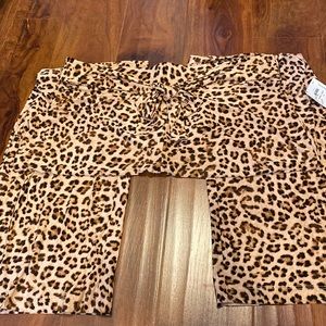 INC XL leopard print wide leg pants with Bowie in front. Elastic in back.